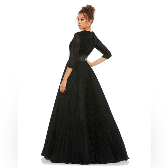 Mac Duggal 30700 NWT SHIMMERING PLEATED A-LINE 3/4 SLEEVE GOWN - Picture 4 of 16